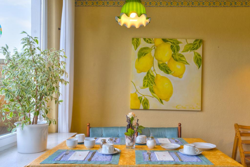 Hotel Morgensonne Garni Бюзум Экстерьер фото